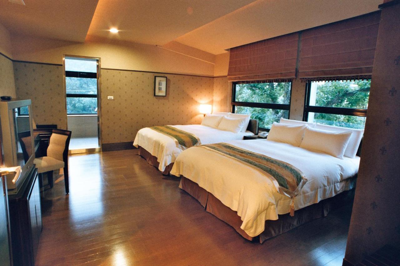 A-San Hot-Spring Hotel Джиаоси Екстериор снимка