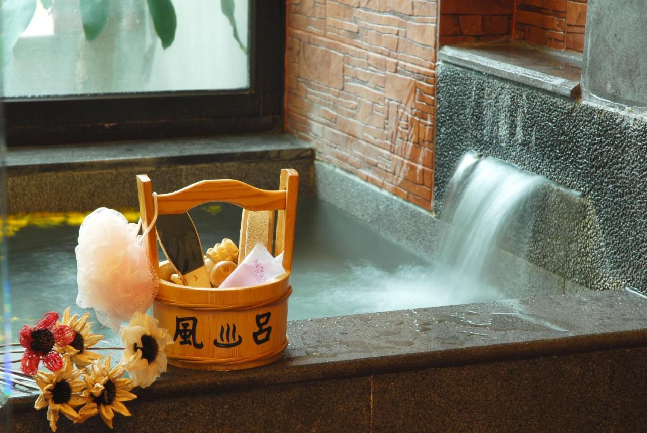 A-San Hot-Spring Hotel Джиаоси Екстериор снимка