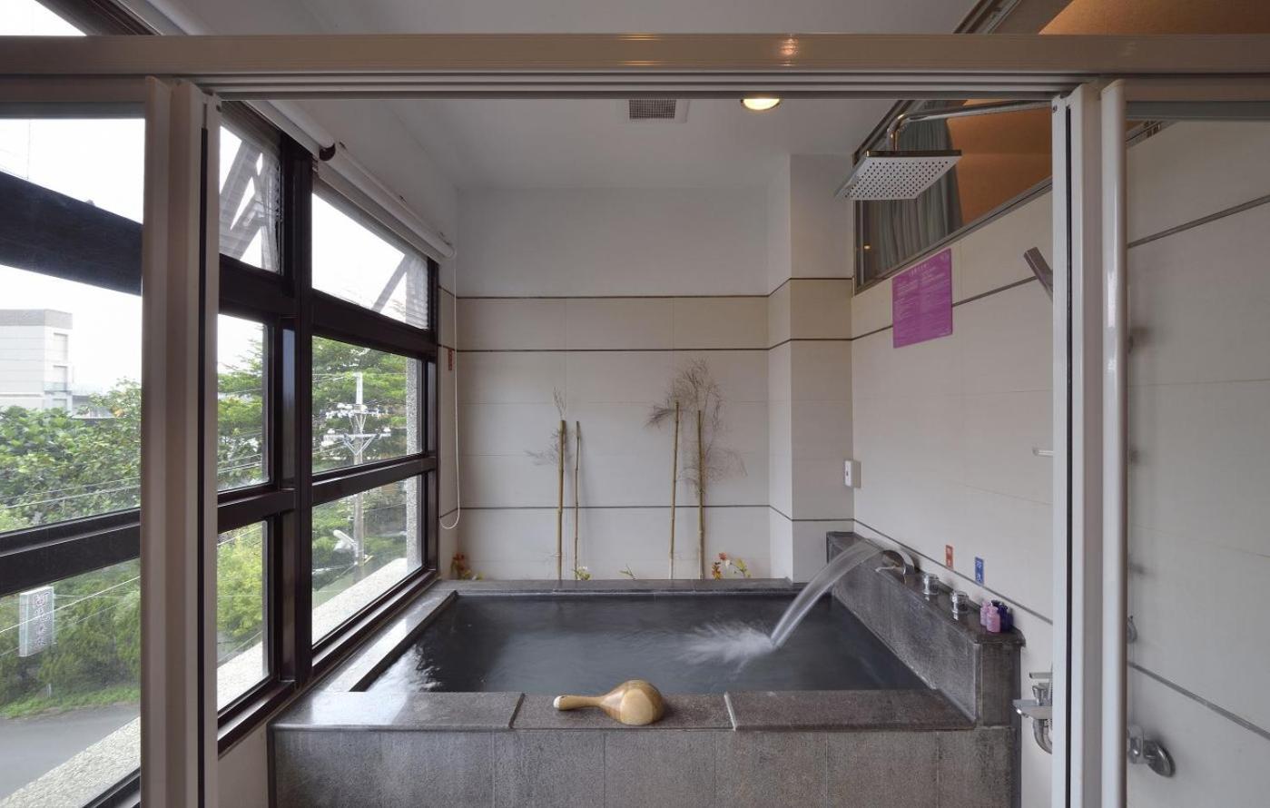 A-San Hot-Spring Hotel Джиаоси Екстериор снимка