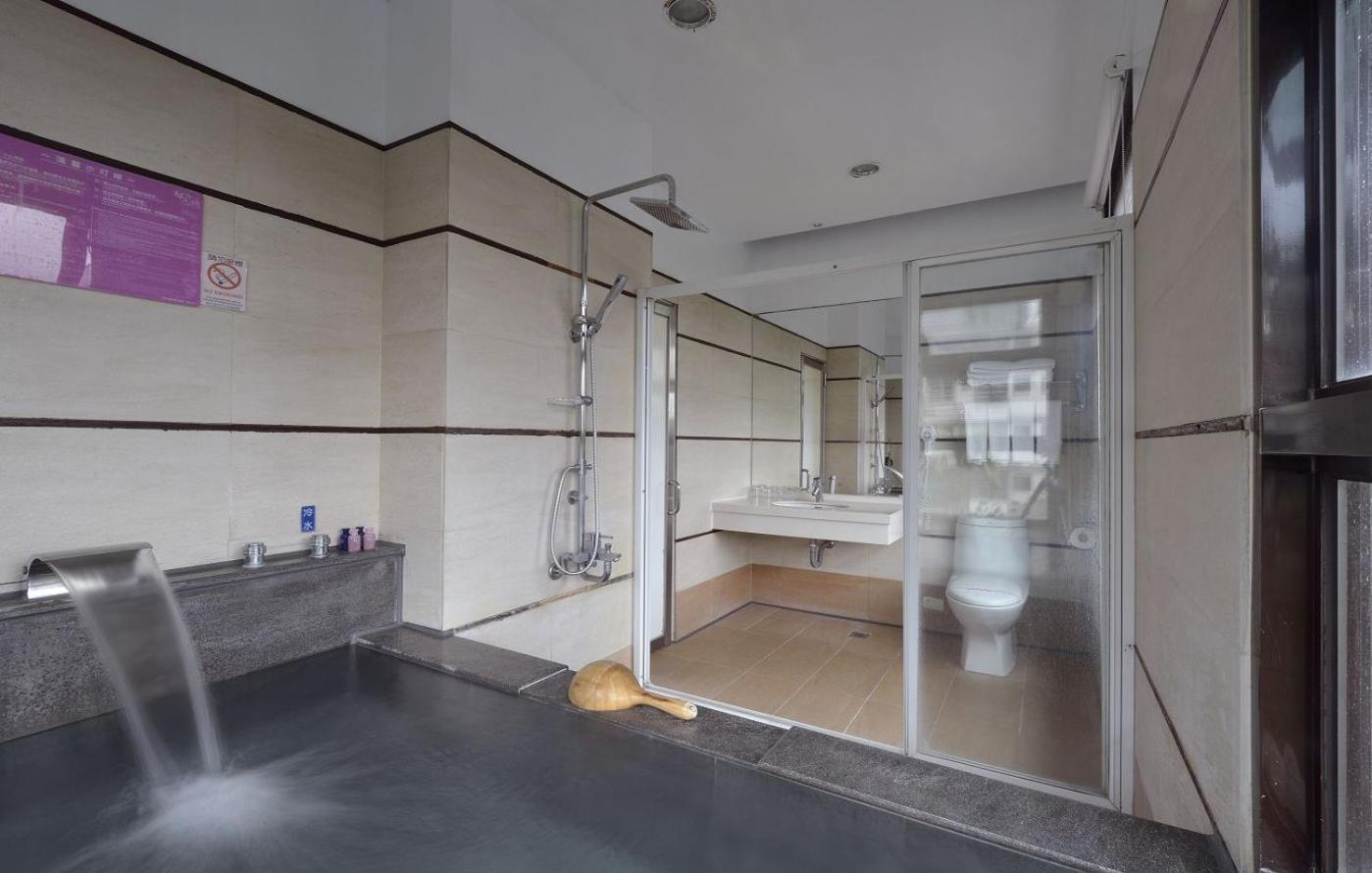 A-San Hot-Spring Hotel Джиаоси Екстериор снимка